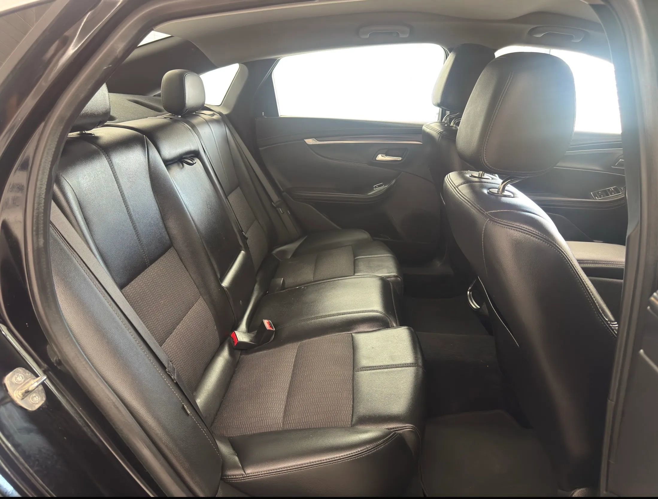 Used 2017 Chevrolet Impala LT FWD image 11