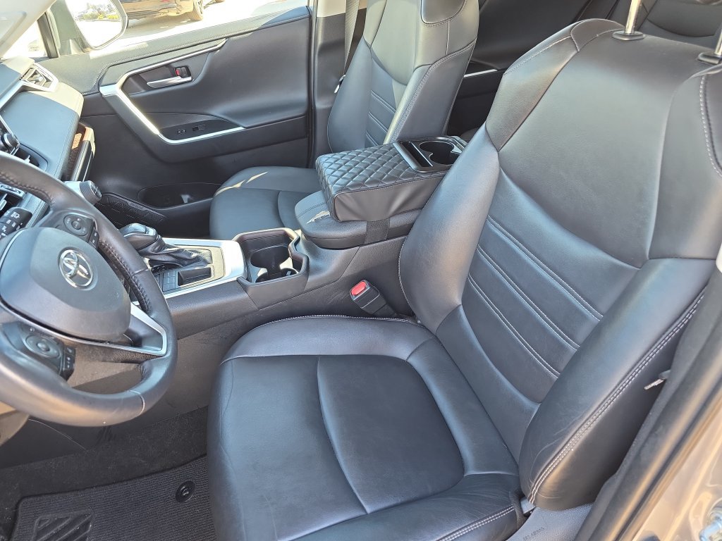Used 2021 Toyota RAV4 Limited FWD image 21