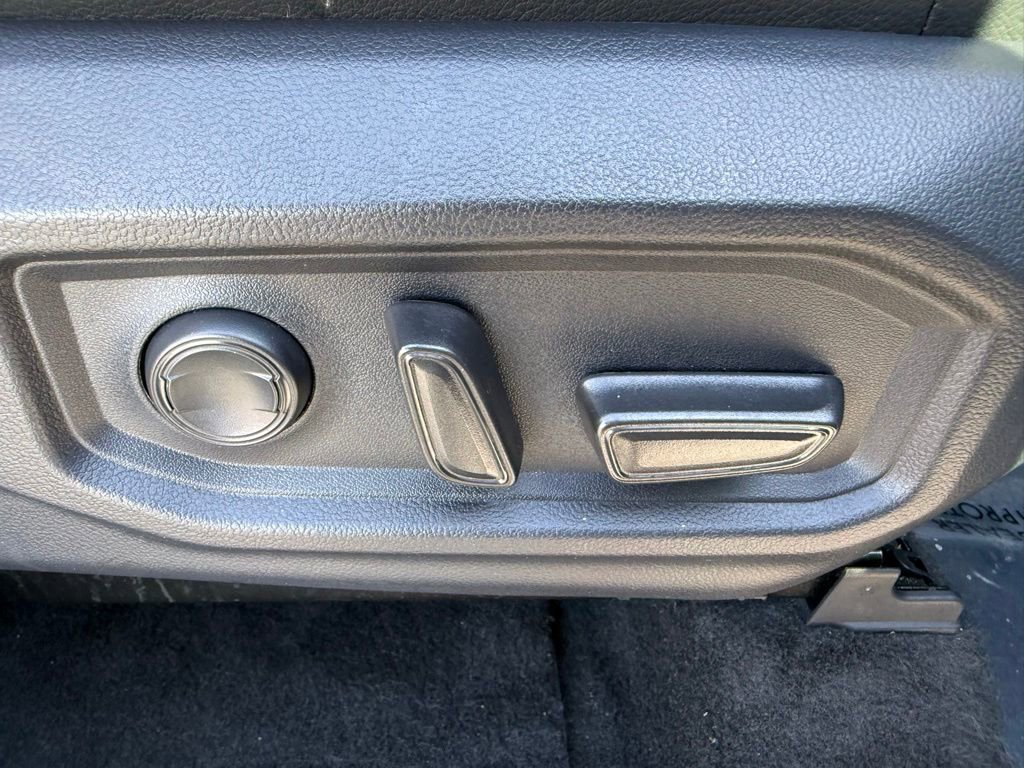 Used 2025 Toyota Tundra Limited image 15