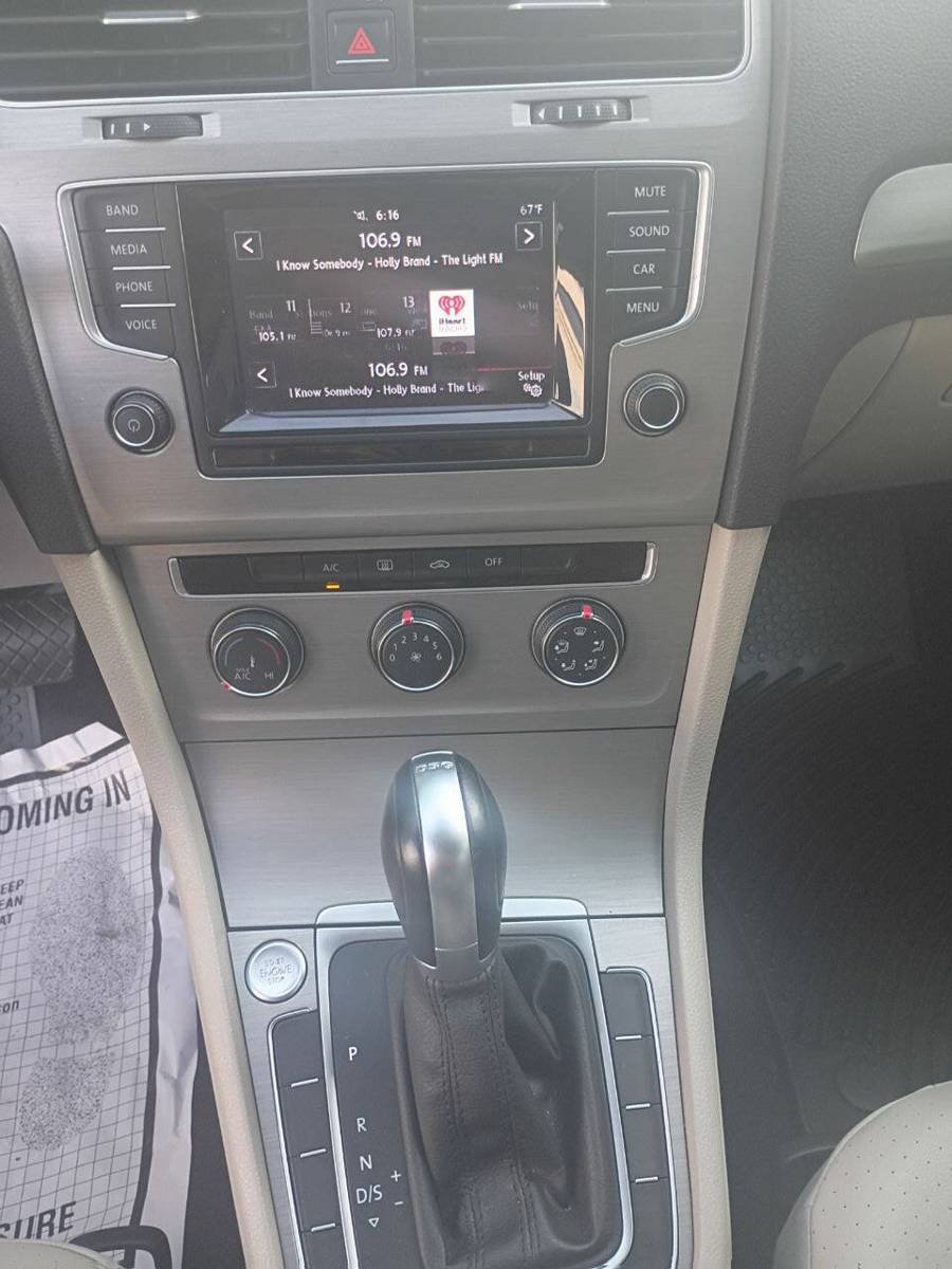 Used 2015 Volkswagen Golf TDI S FWD image 17