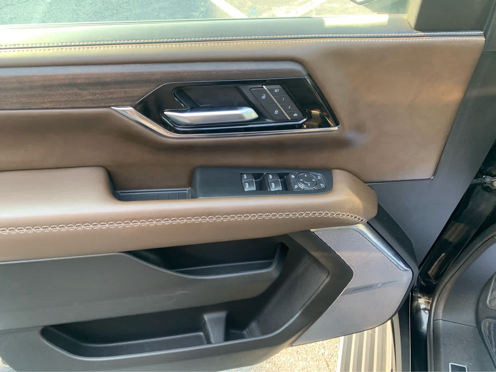 Used 2026 GMC Yukon Denali Ultimate w/ LPO, Floor Liner Package AWD/4WD image 14