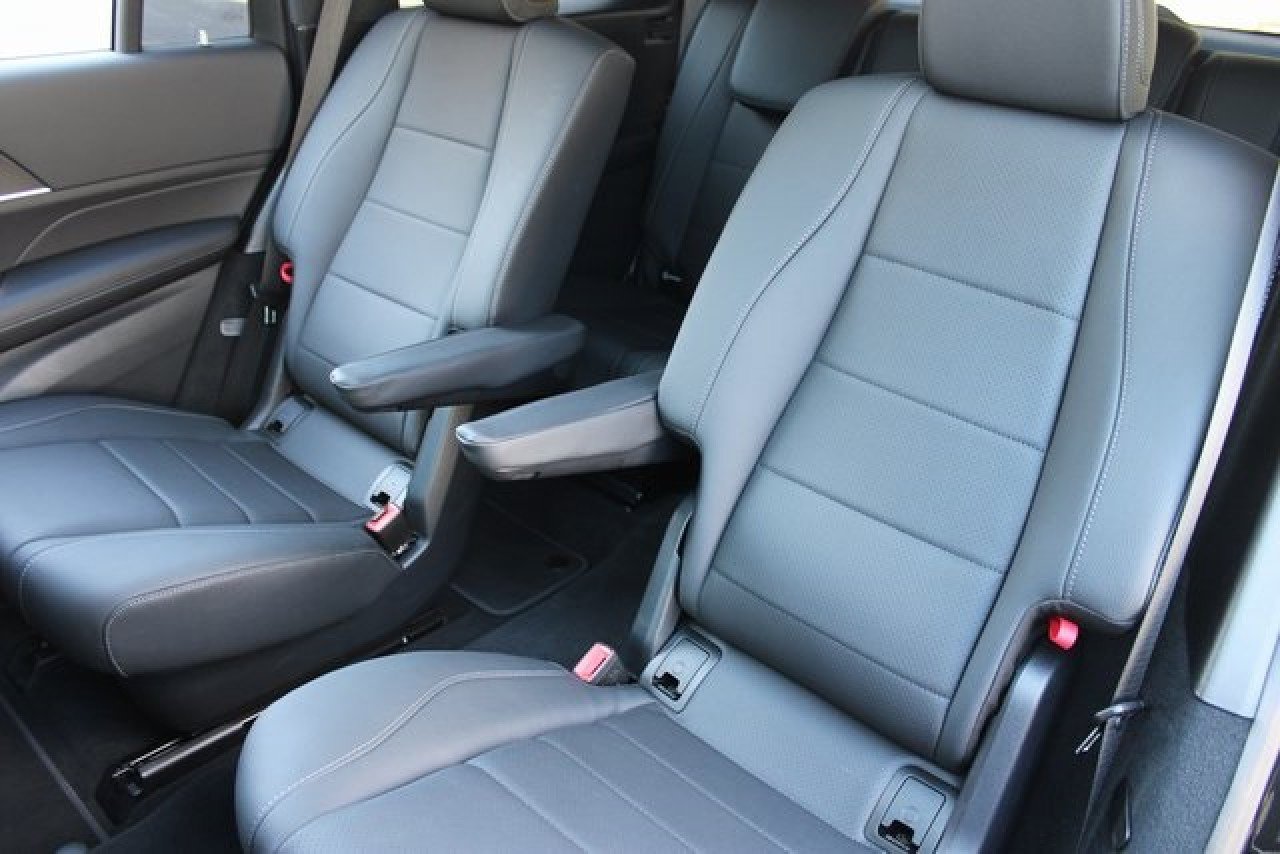 Used 2025 Mercedes-Benz GLS 450 4MATIC image 12