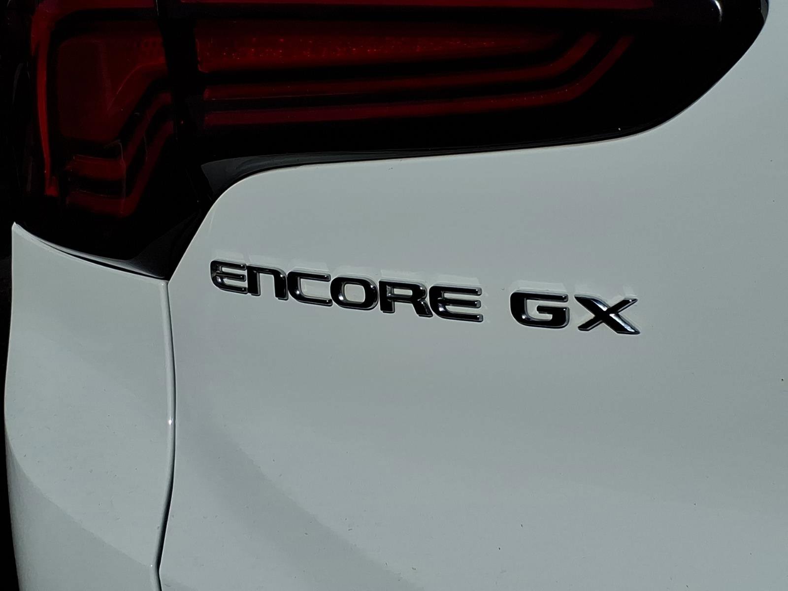 Used 2024 Buick Encore GX Sport Touring FWD image 9