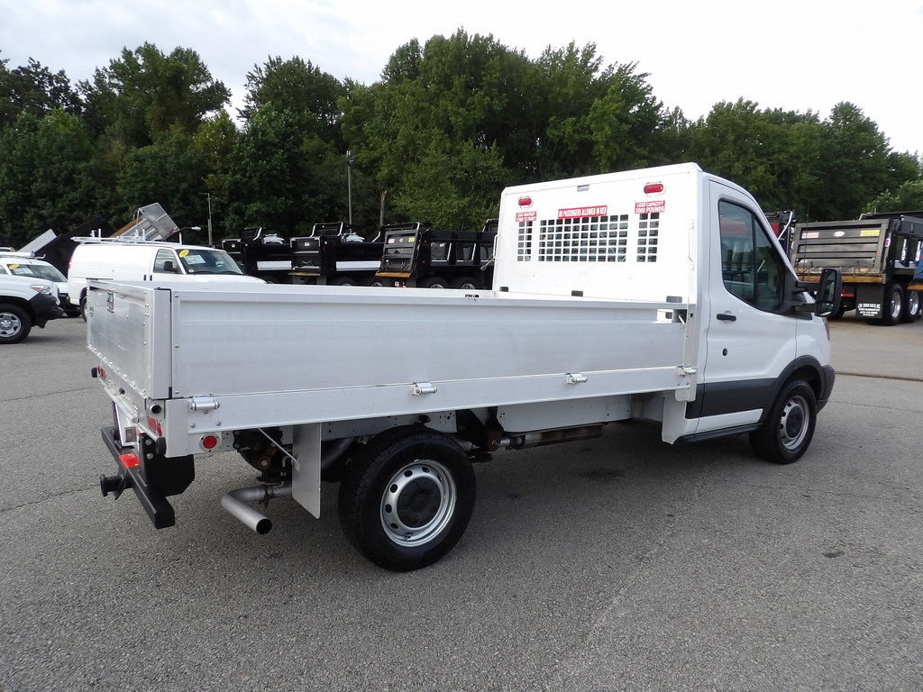 Used 2017 Ford Transit 250 138 RWD image 8