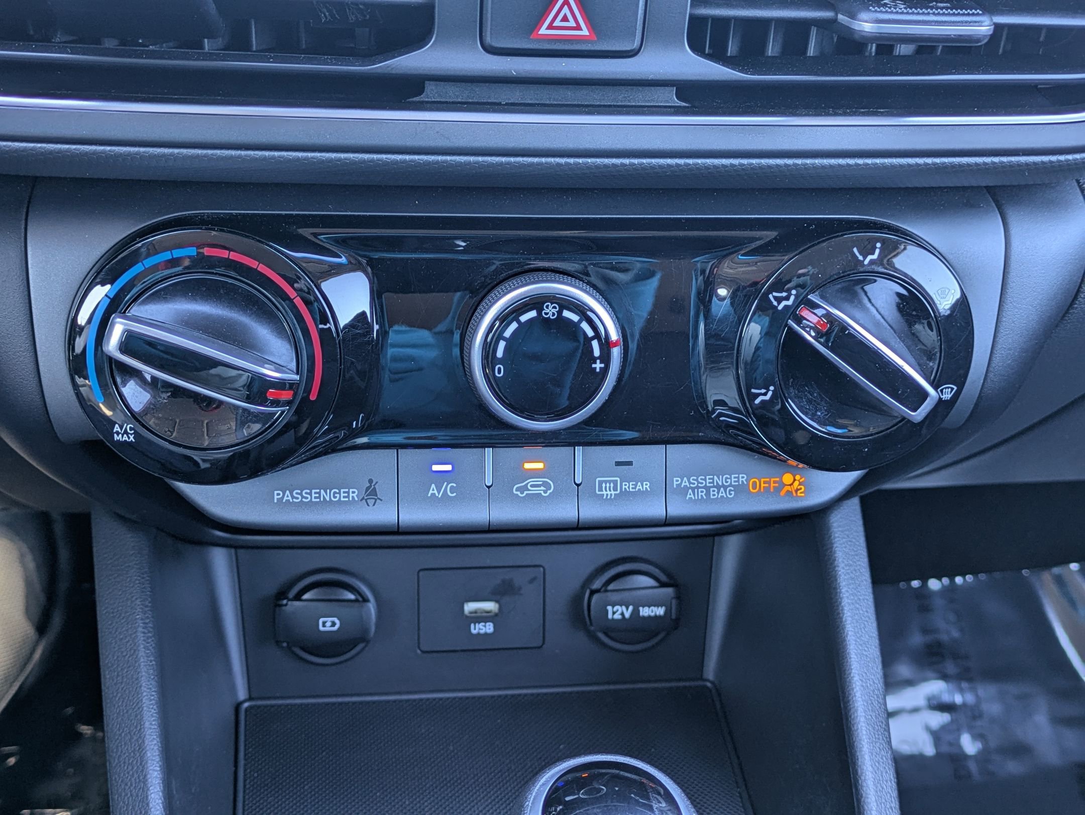 Used 2023 Hyundai Kona SEL image 14