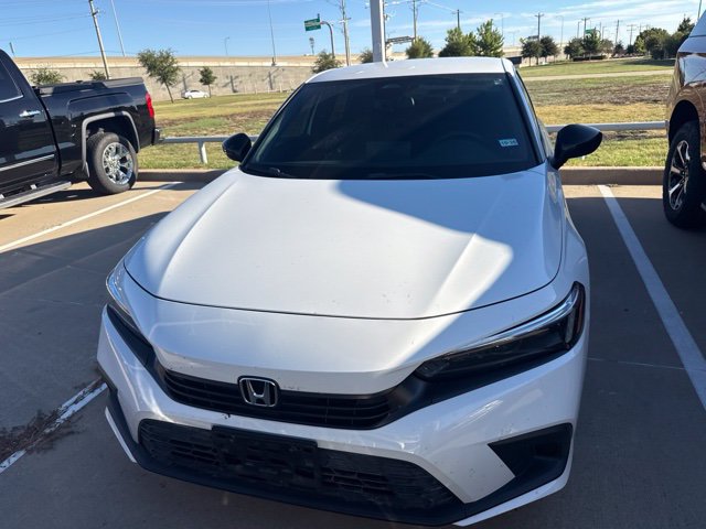Used 2023 Honda Civic Sport image 2