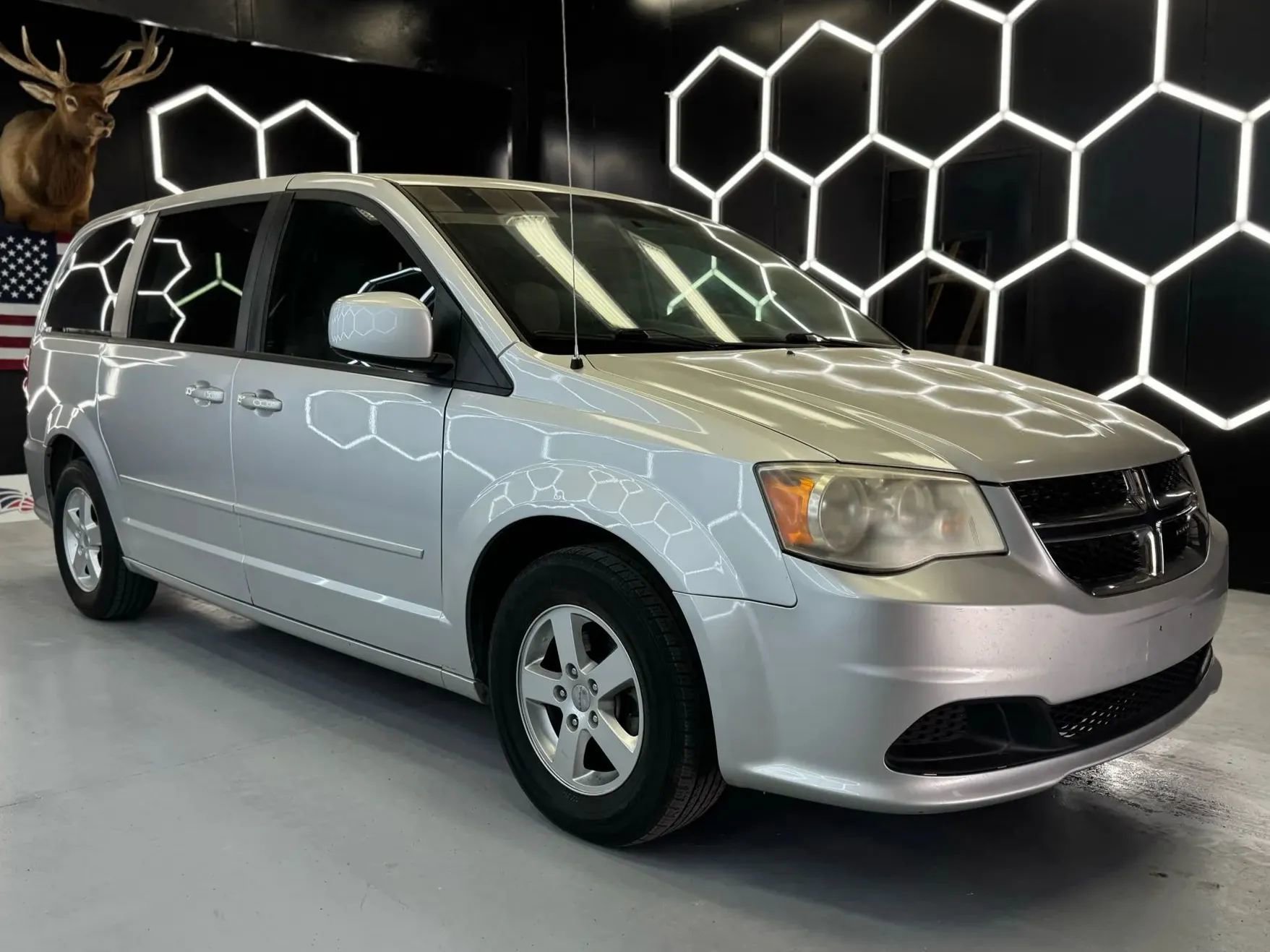 Used 2012 Dodge Grand Caravan SXT image 3