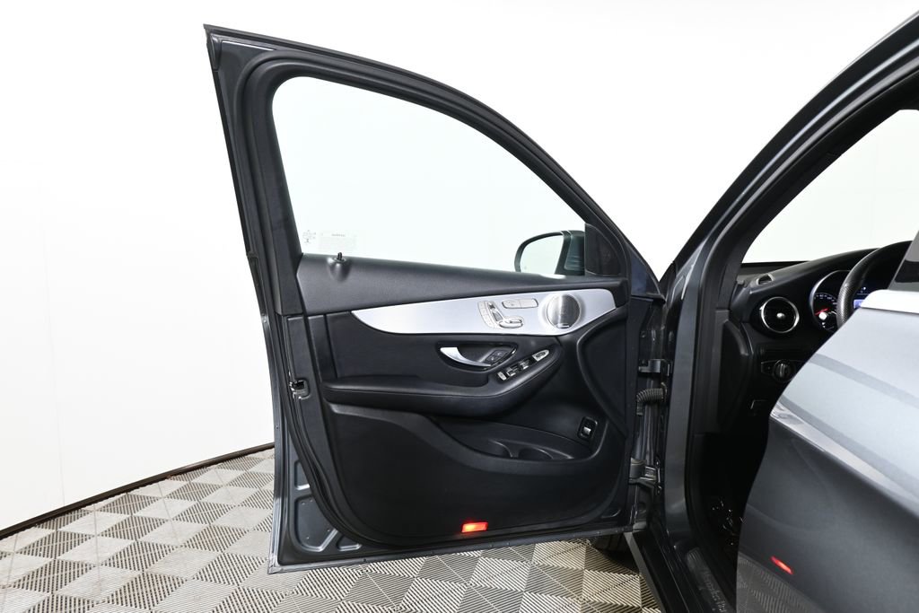 Used 2019 Mercedes-Benz GLC 300 4MATIC image 31