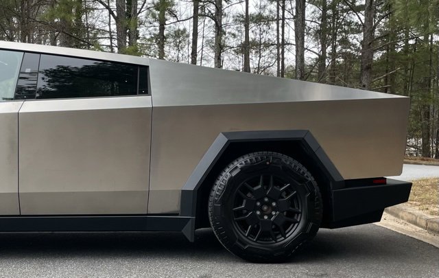 Used 2024 Tesla Cybertruck AWD Crew Cab image 5