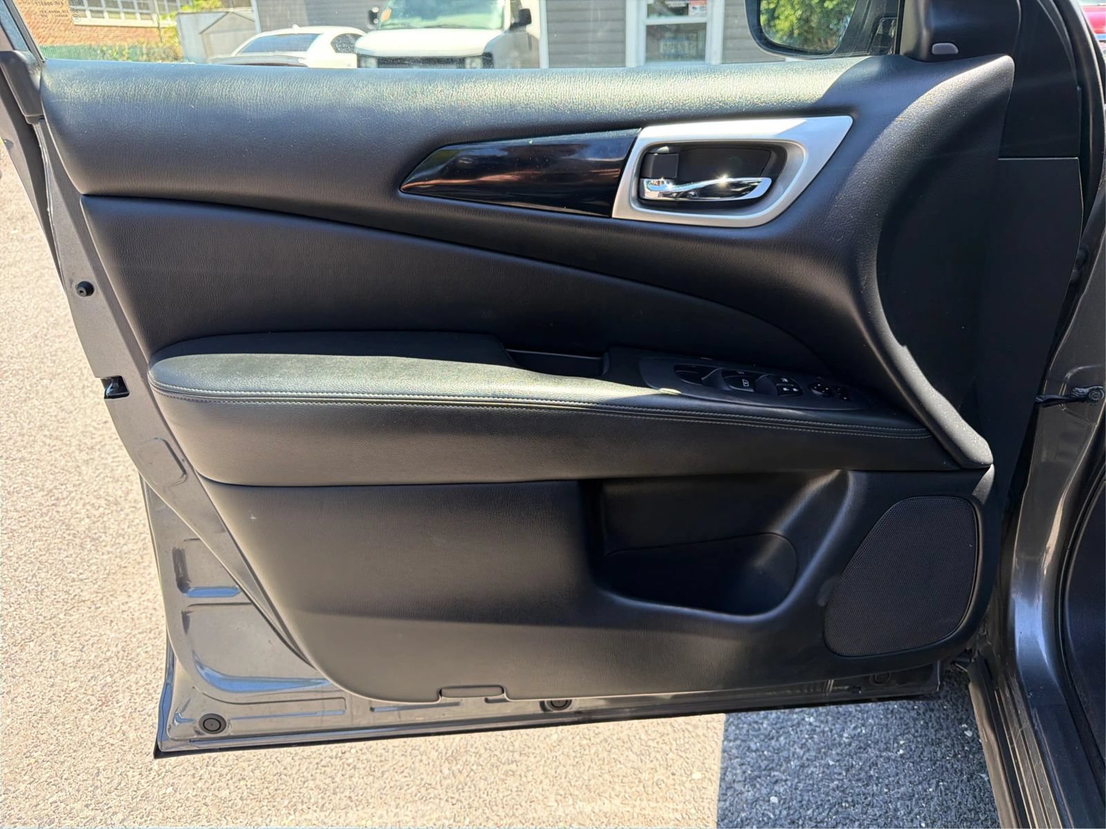 Used 2019 Nissan Pathfinder SV w/ SV Tech Package AWD/4WD image 21
