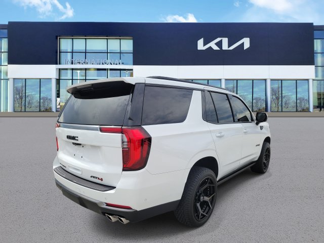 Used 2025 GMC Yukon AT4 w/ AT4 Premium Package AWD/4WD image 3