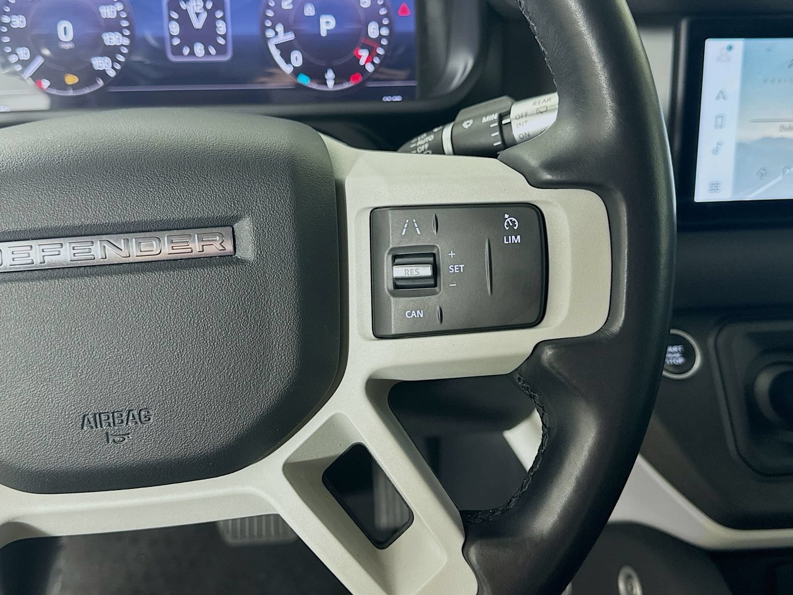 Used 2020 Land Rover Defender 110 SE AWD/4WD image 20