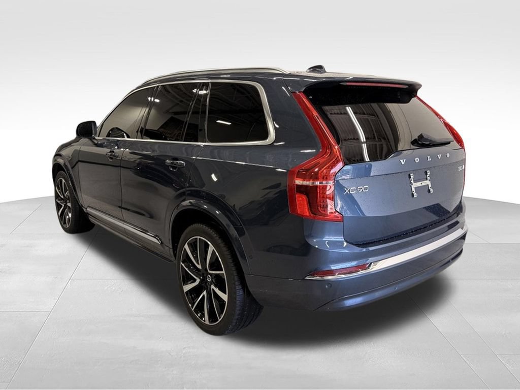 Used 2023 Volvo XC90 B5 Plus AWD/4WD image 3