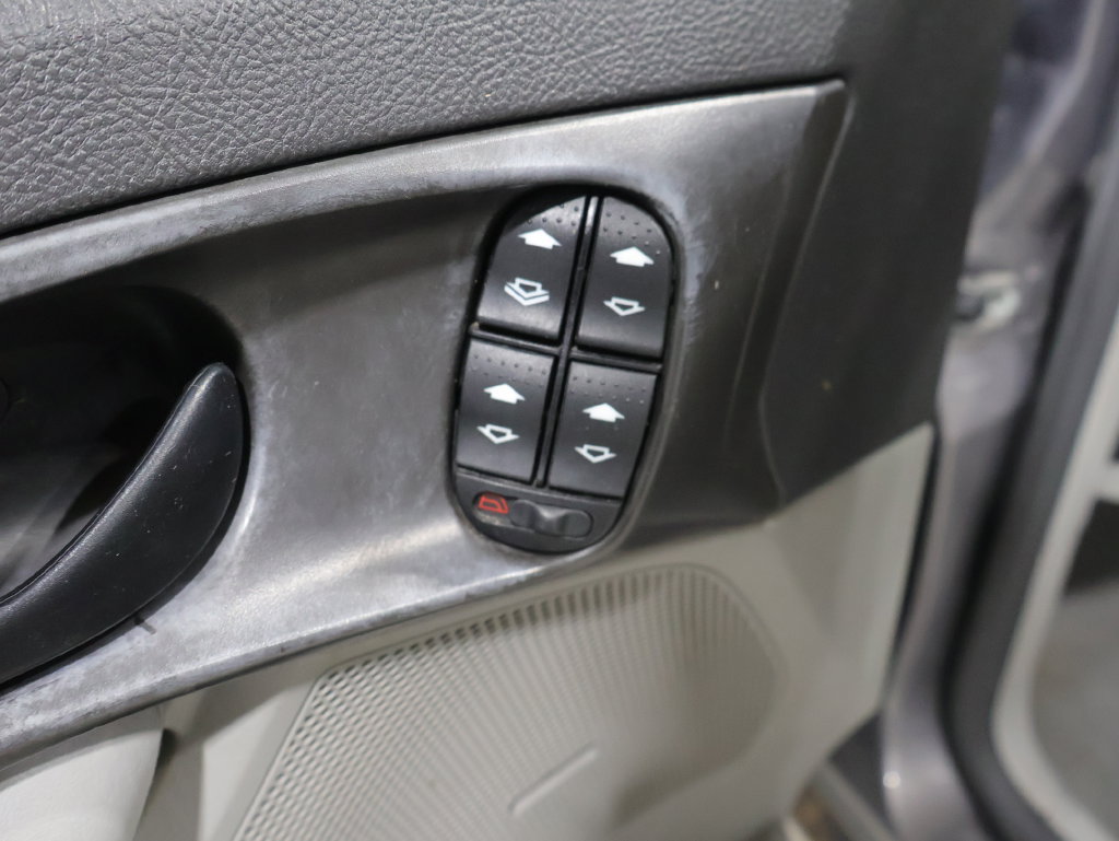 Used 2007 Ford Focus S FWD image 12