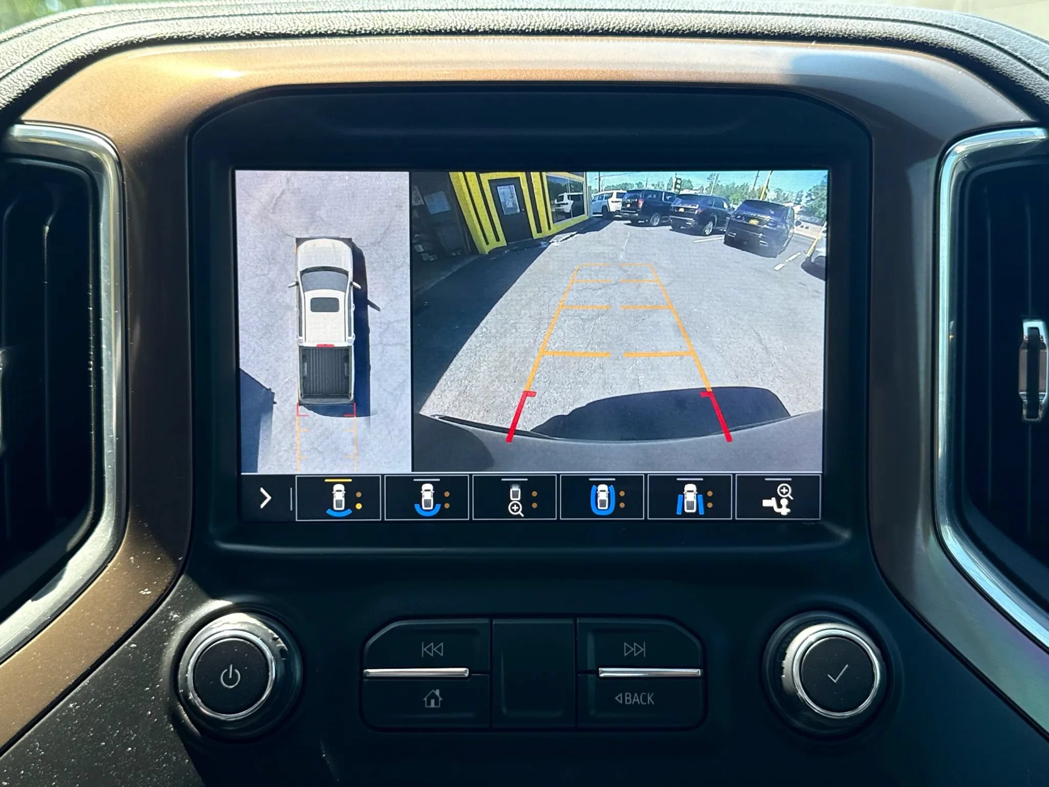 Used 2019 Chevrolet Silverado 1500 High Country w/ Technology Package AWD/4WD image 57