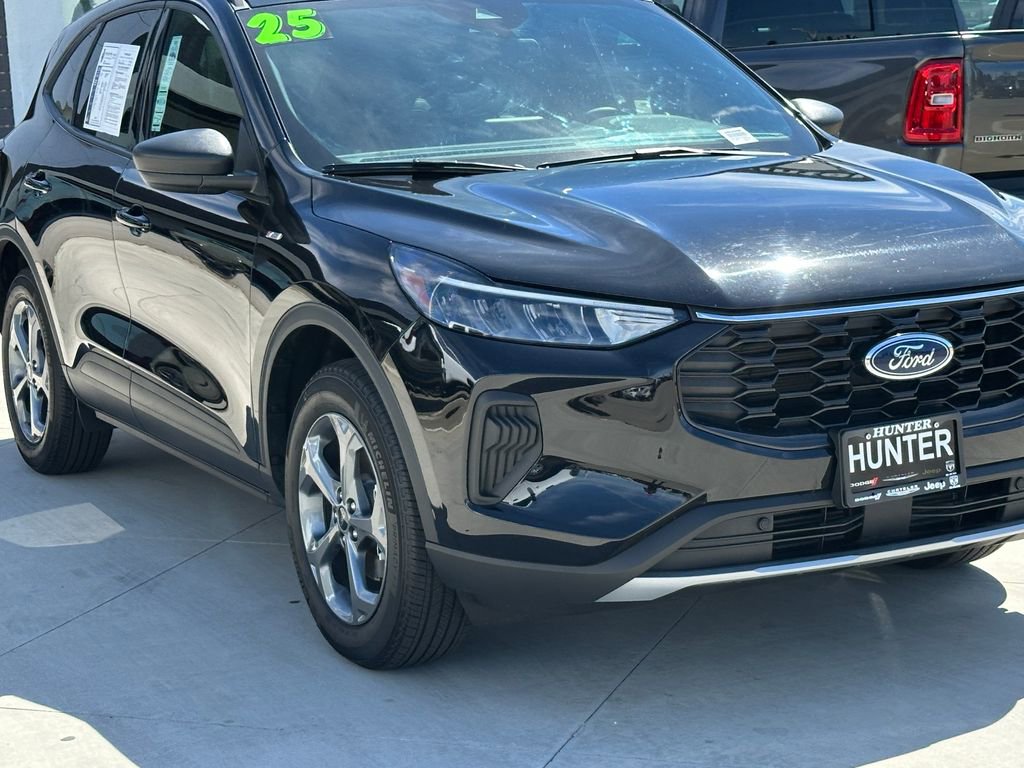 Used 2025 Ford Escape ST-Line image 11