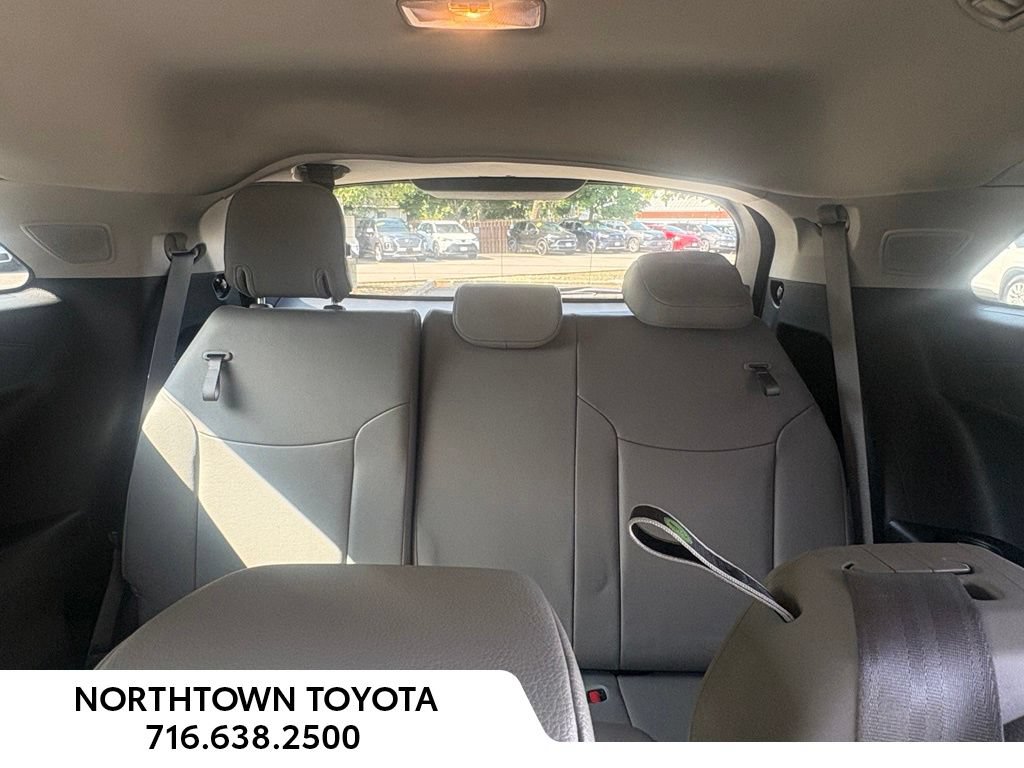 Used 2025 Toyota Sienna XLE w/ XLE Plus Package FWD image 19