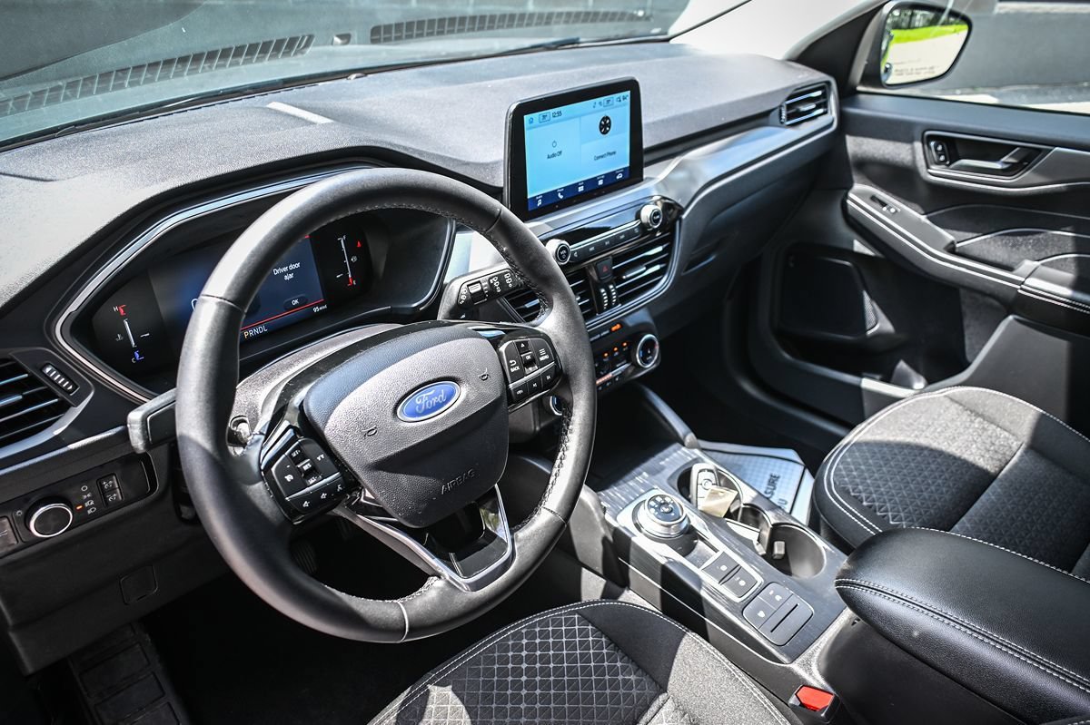 Used 2025 Ford Escape Active w/ Cold Weather Package AWD/4WD image 9