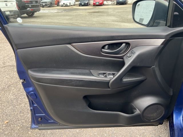 Used 2020 Nissan Rogue Sport S image 22