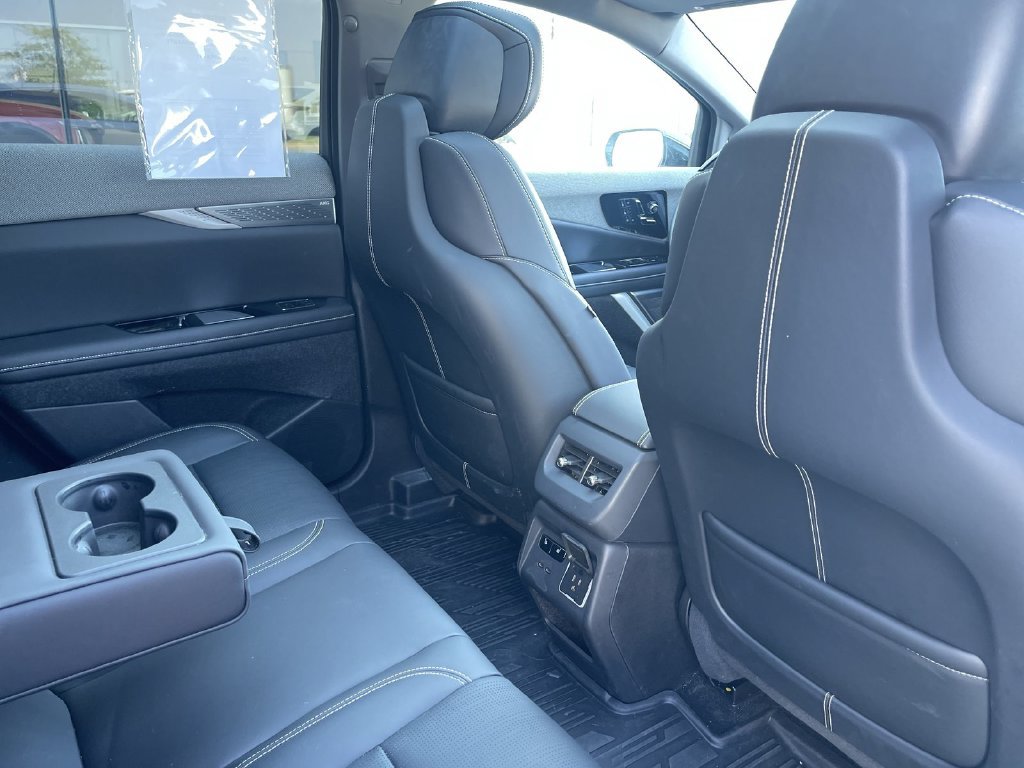 Certified 2025 Cadillac Optiq Luxury 2 w/ LPO, Floor Liner Package AWD/4WD image 39