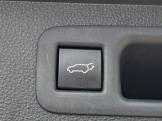 Used 2021 Toyota Highlander LE FWD image 29