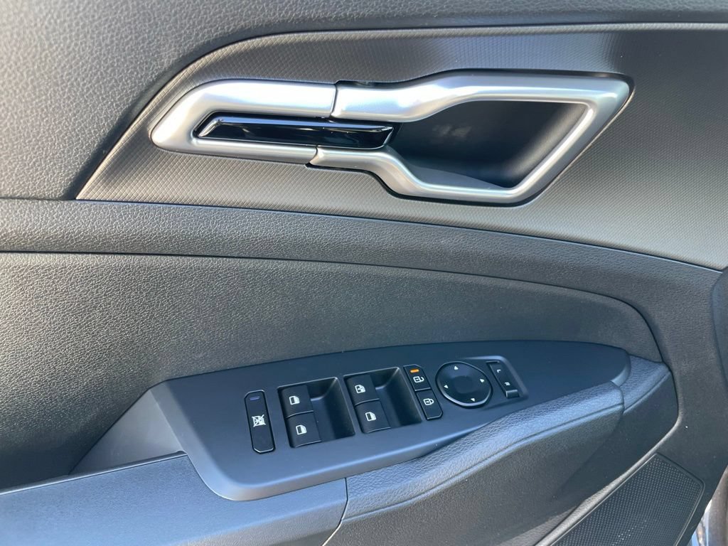New 2026 Kia Sportage LX w/ LX Convenience Package FWD image 11