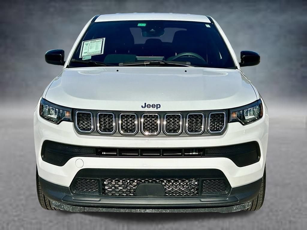 Used 2024 Jeep Compass Sport AWD/4WD image 2
