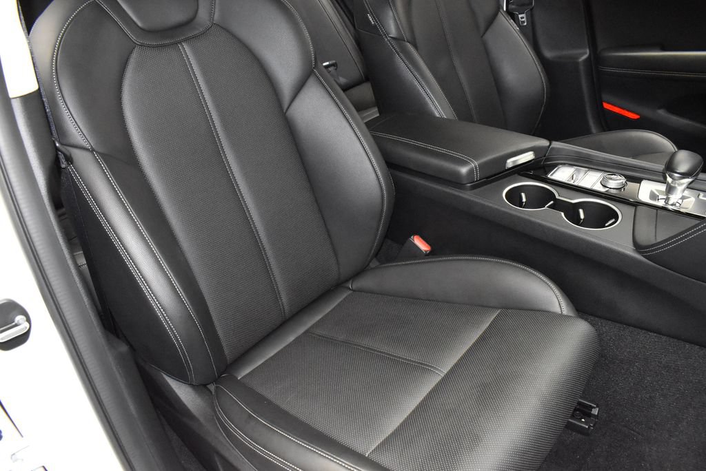 Used 2025 Genesis G70 2.5T AWD/4WD image 27