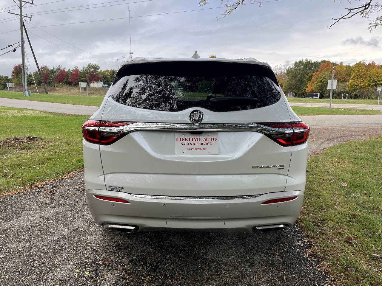 Used 2019 Buick Enclave Avenir w/ Avenir Technology Package image 4