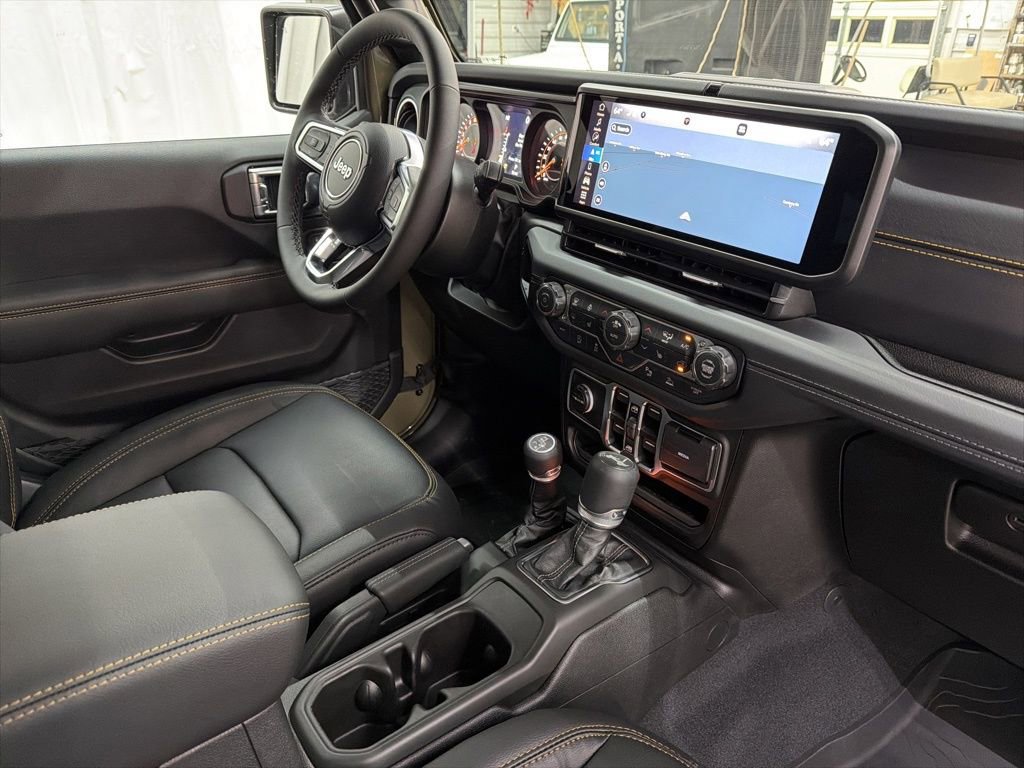New 2026 Jeep Wrangler Unlimited Sahara AWD/4WD image 29