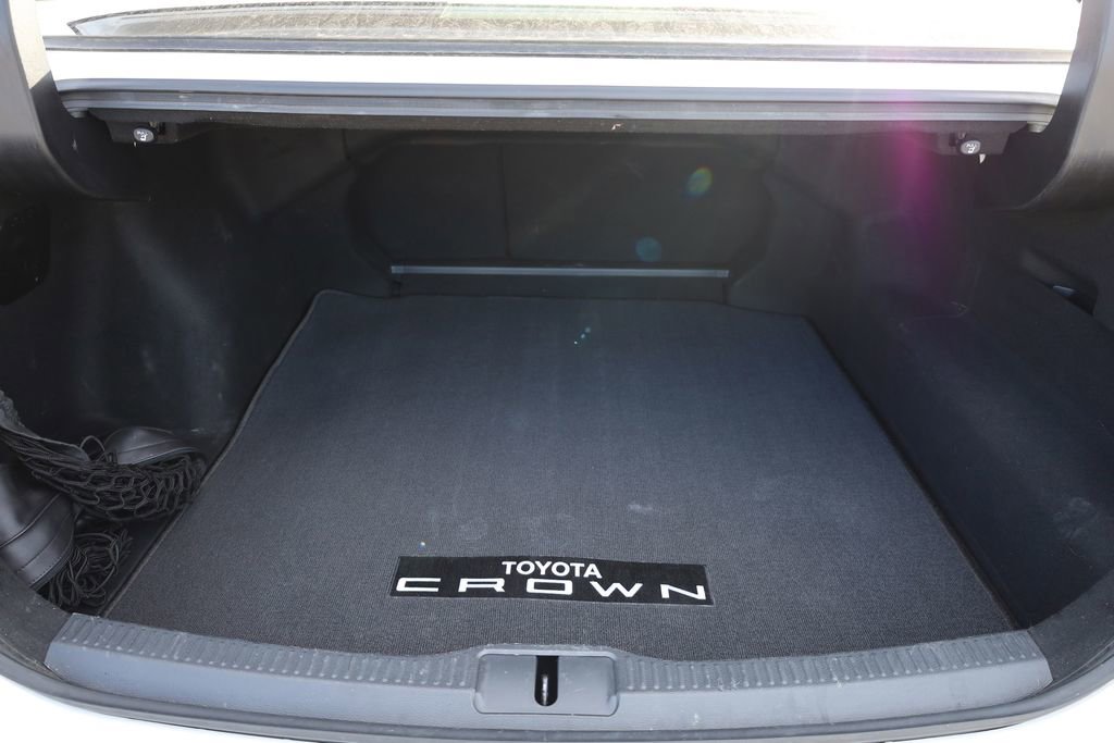 Used 2023 Toyota Crown XLE image 7