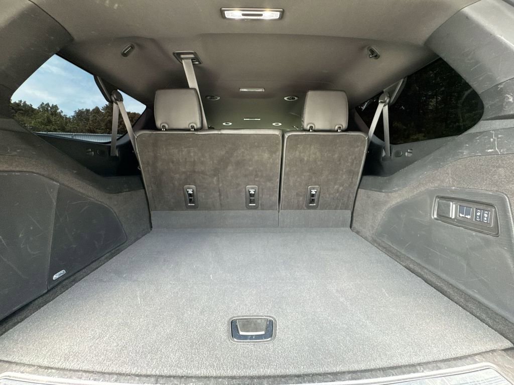Used 2024 Cadillac Escalade ESV Luxury AWD/4WD image 35