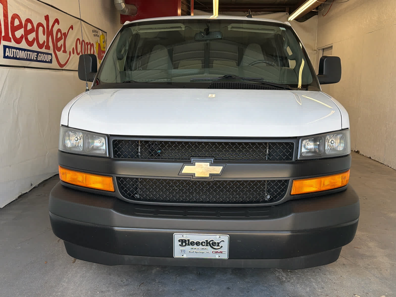 Used 2023 Chevrolet Express 3500 LS image 3