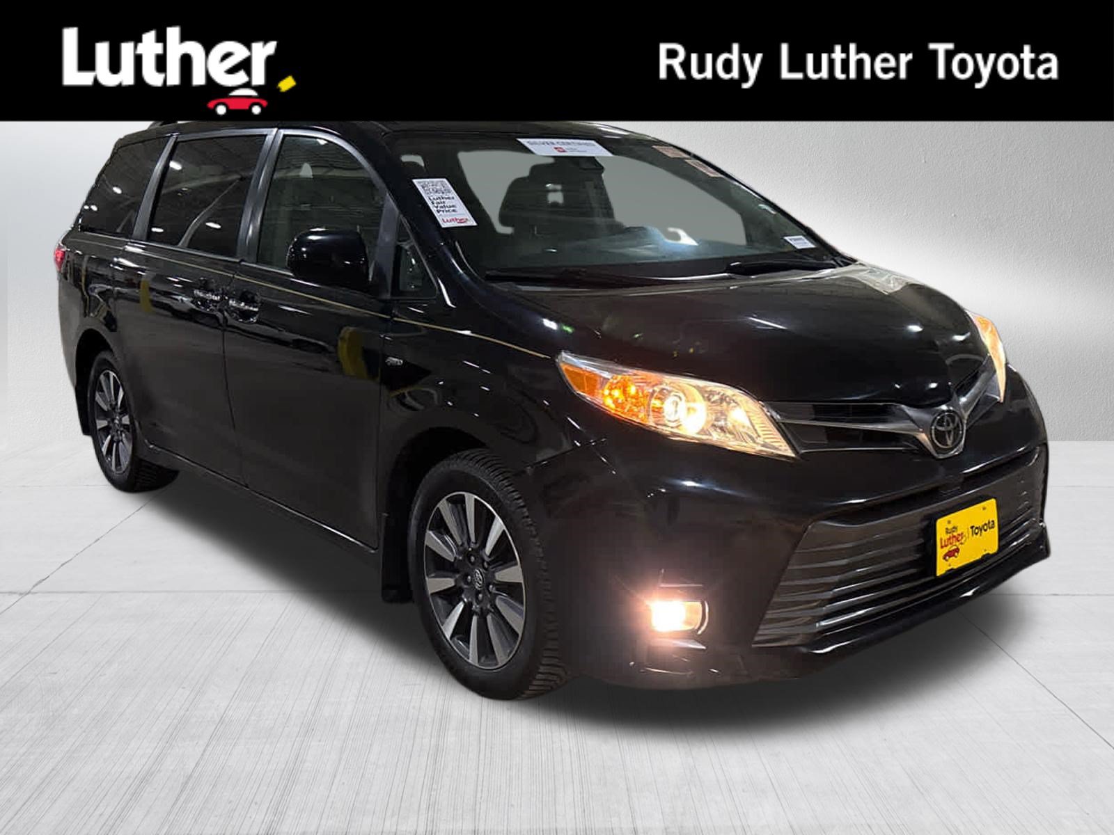 Certified 2019 Toyota Sienna XLE Premium w/ Carpet Mat Package