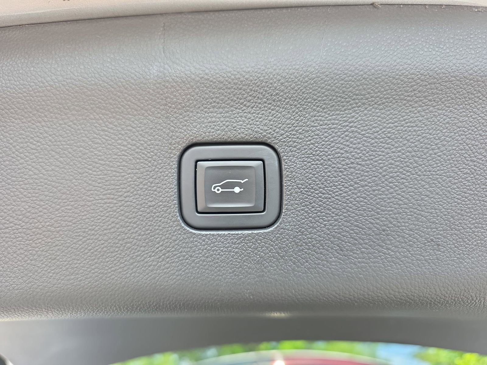 Used 2021 Buick Enclave Essence w/ Sound and Sites Package image 14