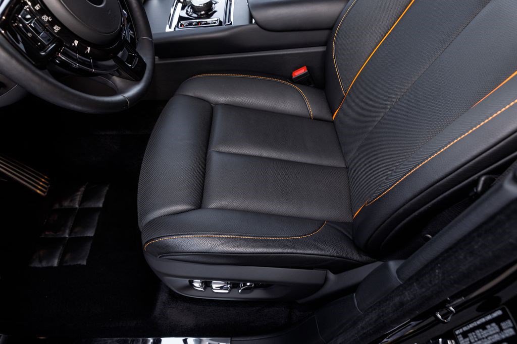 Used 2020 Rolls-Royce Cullinan AWD/4WD image 36