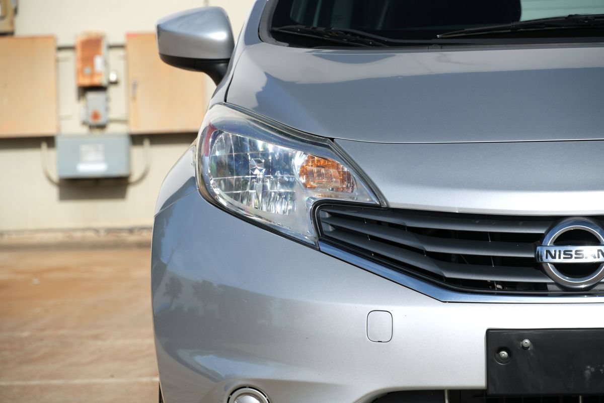 Used 2015 Nissan Versa Note SV FWD image 19