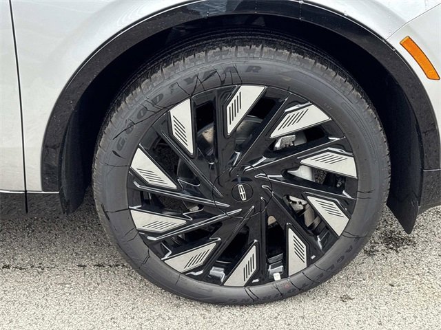 New 2026 Lincoln Nautilus Reserve w/ Jet Appearance Package image 9