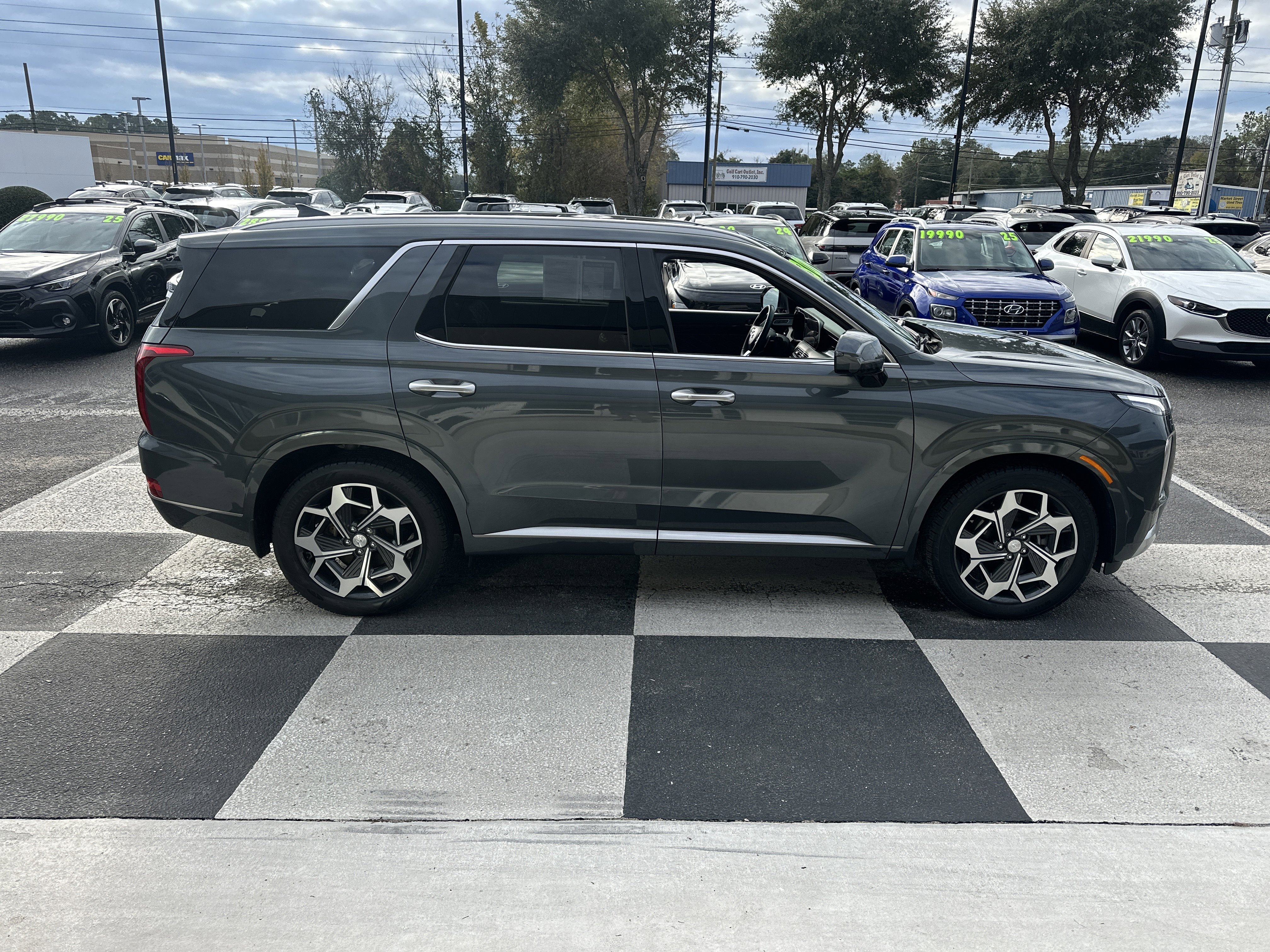 Used 2022 Hyundai Palisade Calligraphy image 3