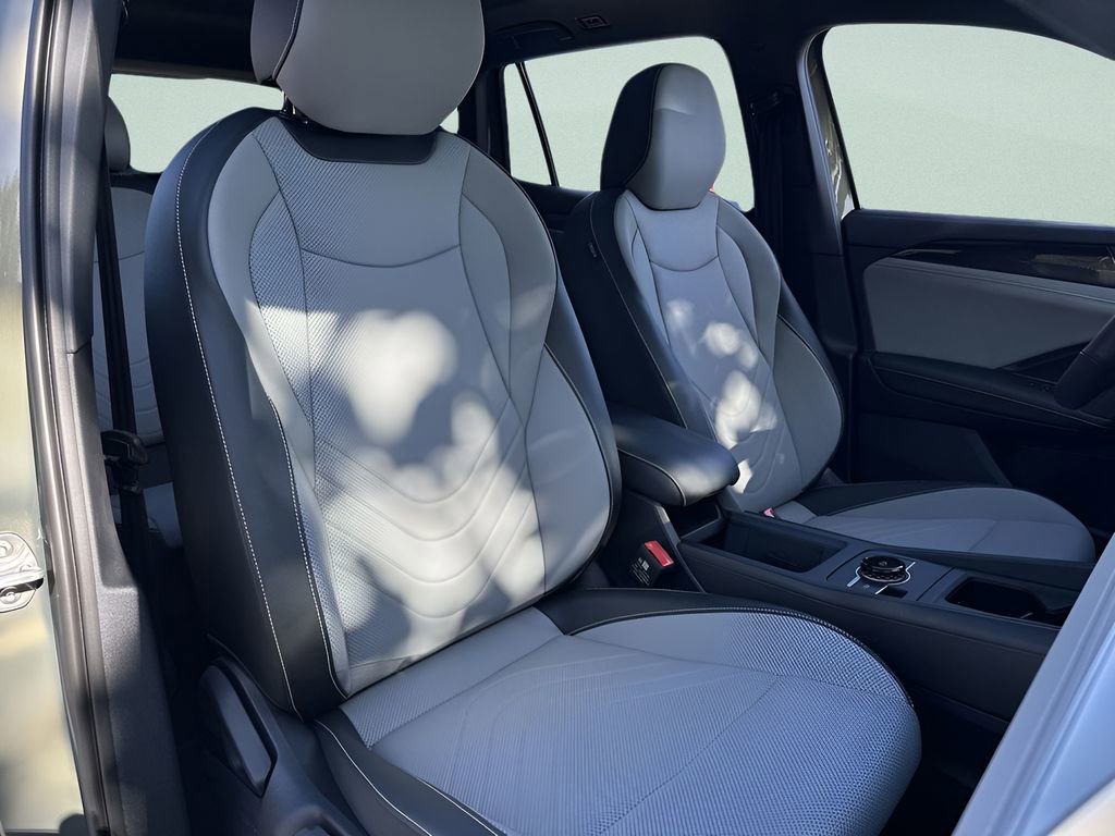 New 2026 Volkswagen Tiguan SE R-Line image 26