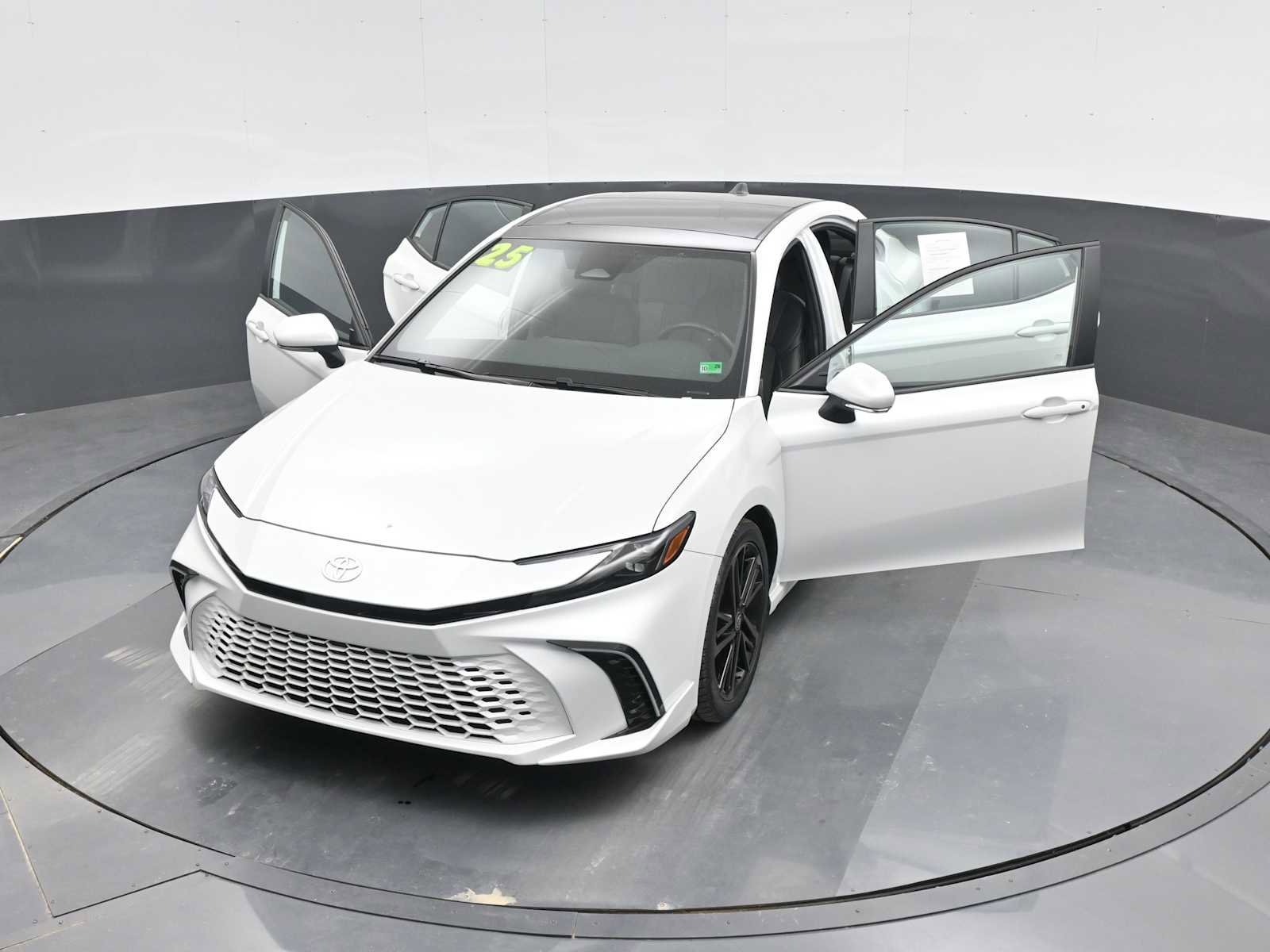 Used 2025 Toyota Camry XSE image 38