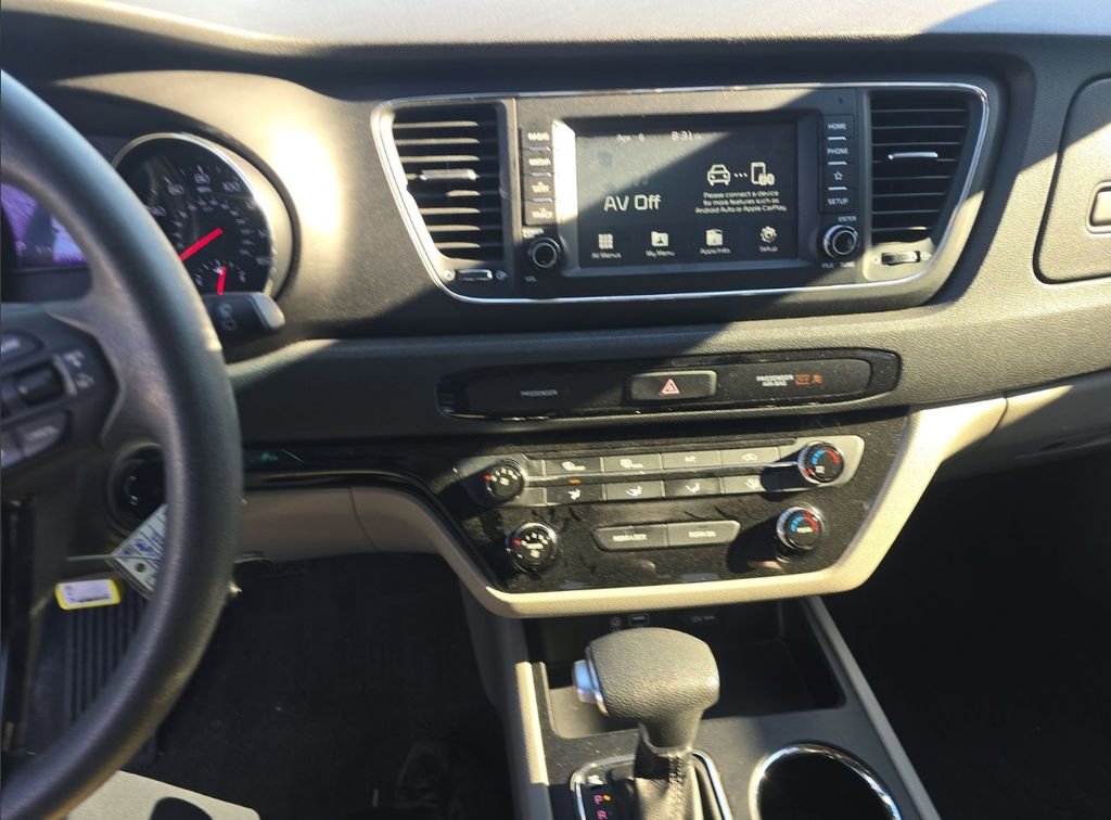 Used 2021 Kia Sedona LX image 12