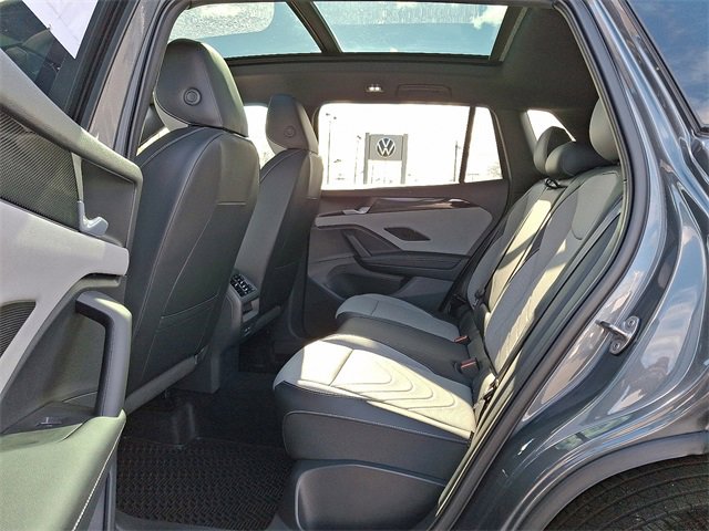 New 2026 Volkswagen Tiguan SE R-Line image 5