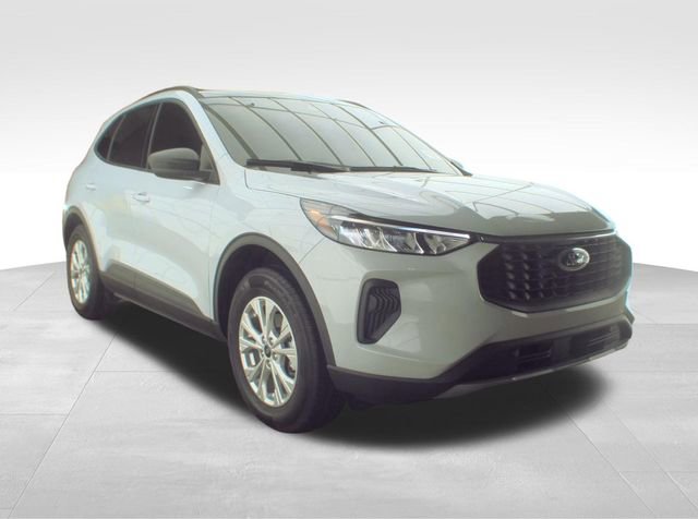 Used 2025 Ford Escape Active w/ Cold Weather Package image 16