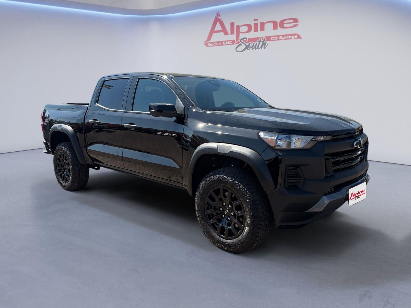 Certified 2024 Chevrolet Colorado Trail Boss w/ Technology Package AWD/4WD image 7