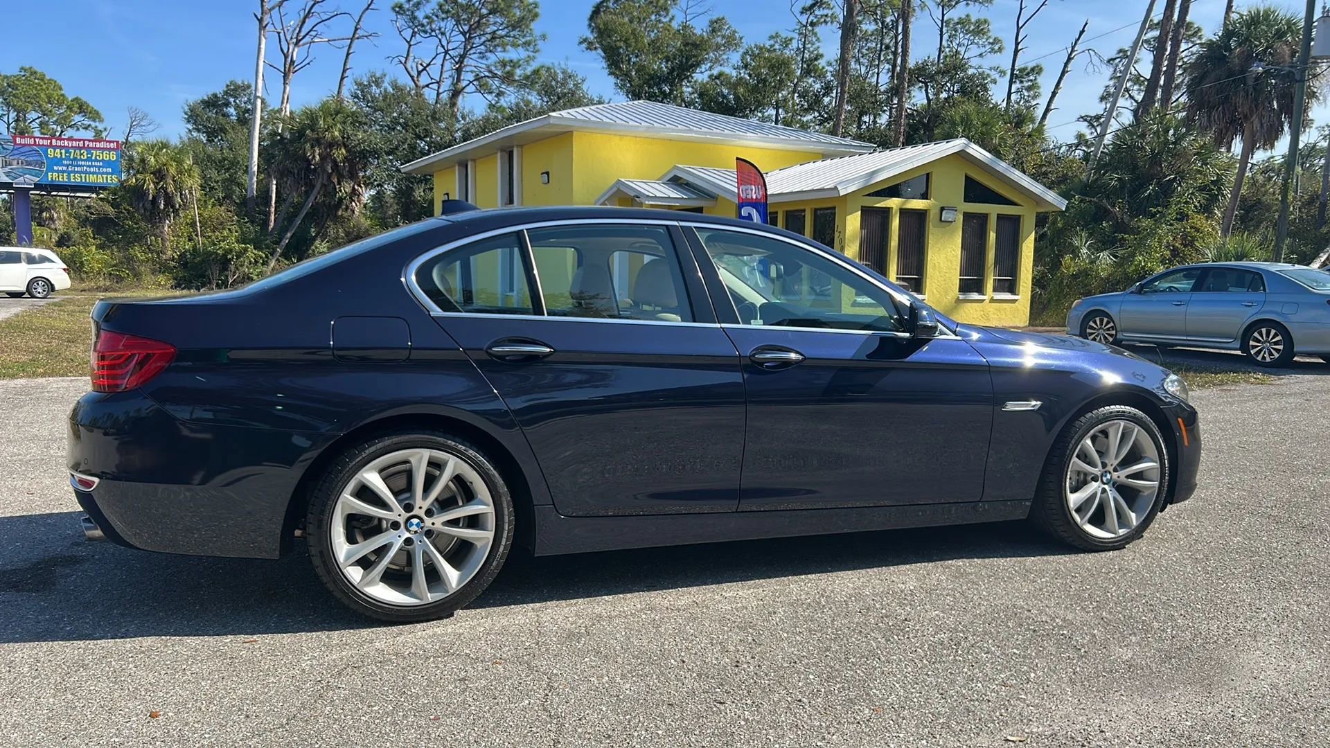 Used 2016 BMW 535i Sedan w/ Luxury Line image 10