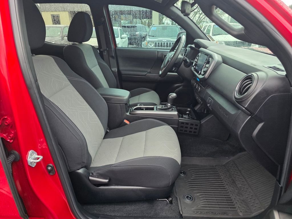 Used 2023 Toyota Tacoma TRD Off-Road image 24