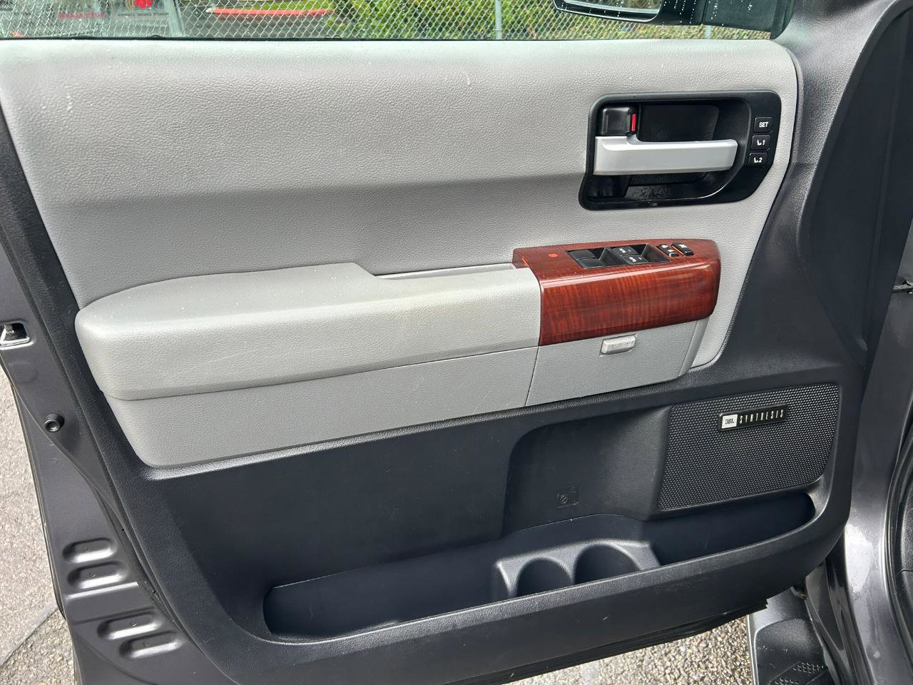 Used 2015 Toyota Sequoia Platinum AWD/4WD image 9