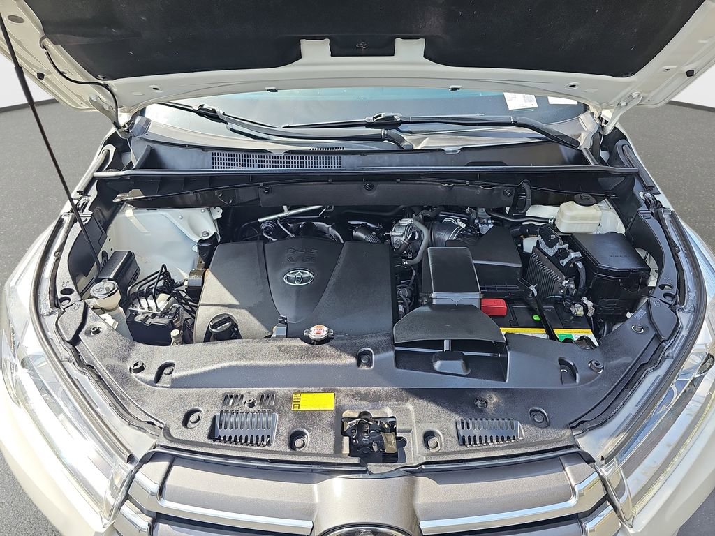 Used 2018 Toyota Highlander Limited Platinum AWD/4WD image 35