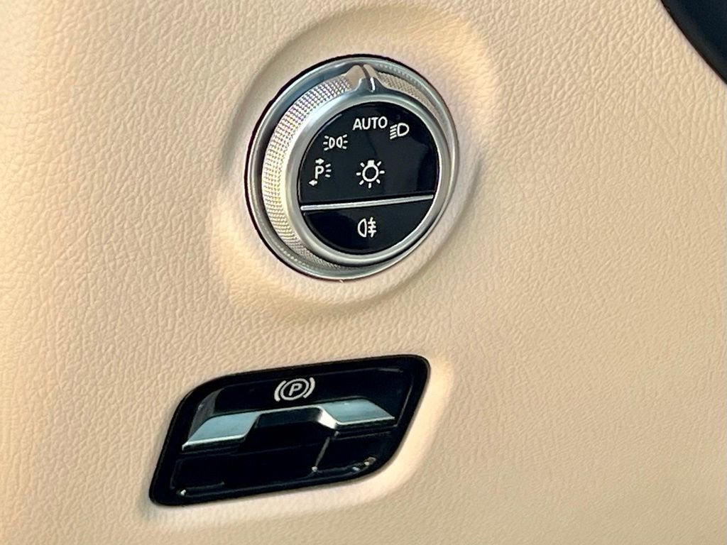 Certified 2024 Mercedes-Benz CLE 300 4MATIC Coupe image 30